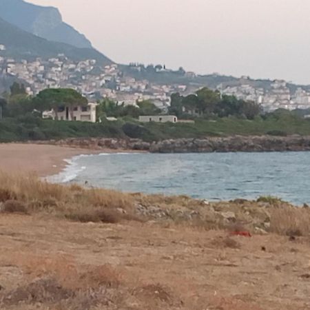 Tzanetos Seaside Villa Kyparissia Exterior photo