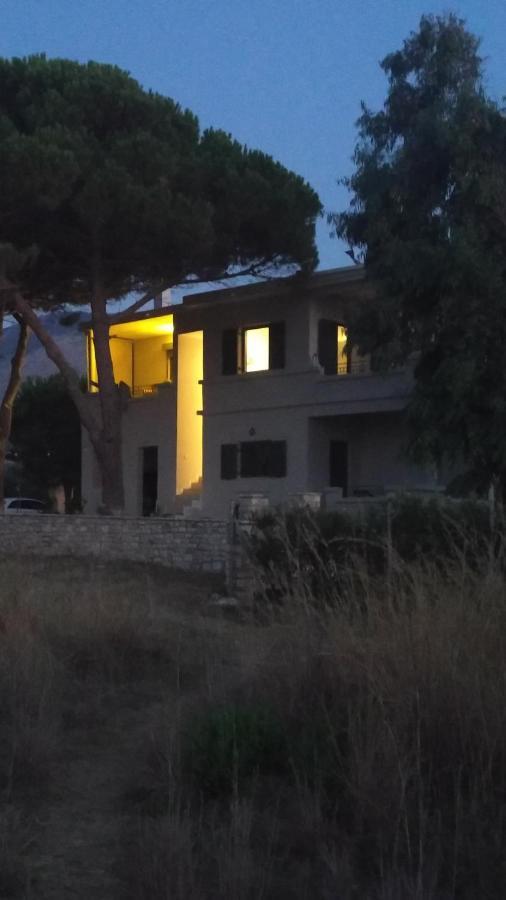 Tzanetos Seaside Villa Kyparissia Exterior photo